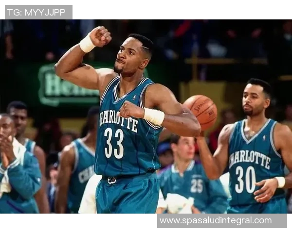 黄蜂青年后卫获最佳新秀候选！成员齐声恭贺