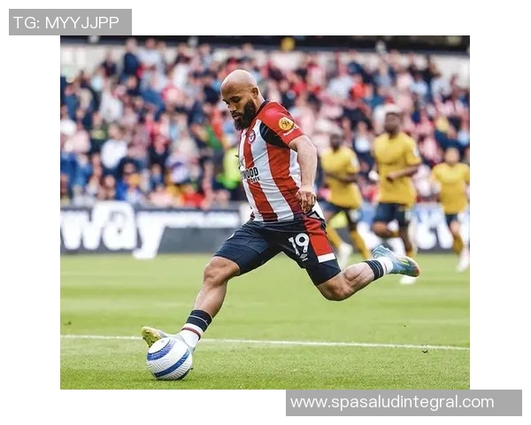 曼联主帅承认目前阵容不够强大,愿意加强引援 曼联主帅承认目前阵容不够强大,愿意加强引援