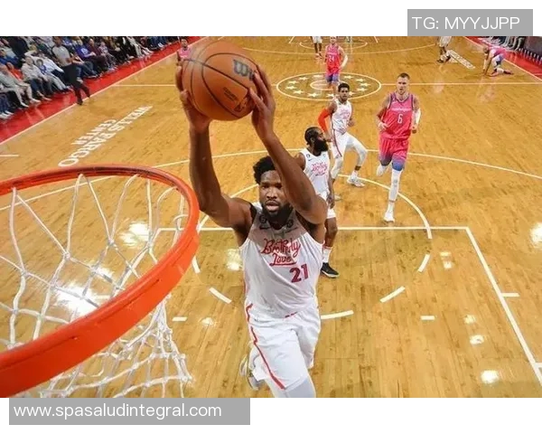 雄鹿主控手造诣显著火力全开助球队继续领跑东部