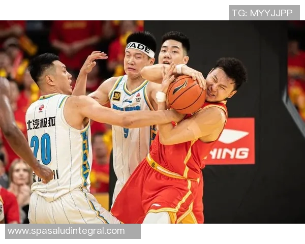 球迷热议广厦队夺冠，致敬球队坚韧无畏的精神！