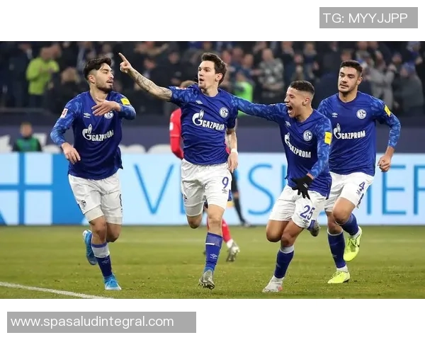 沃尔夫斯堡客场大胜沙尔克04遭遇惨败：德甲赛场的震撼一夜