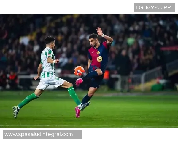 塞维利亚3-0大胜皇马，近十场比赛不败的背后